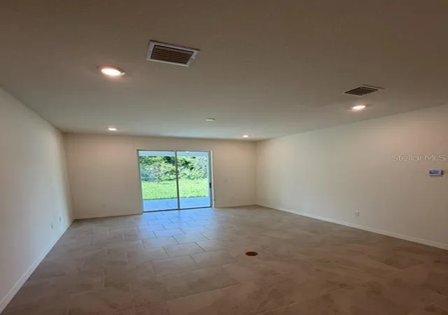 Photo 4 of Single family home for sale at 37 Zephyr Lily Trl, Palm Coast, FL 32164 | MLS# C7530509 | Listing updated on 2026-09-15
