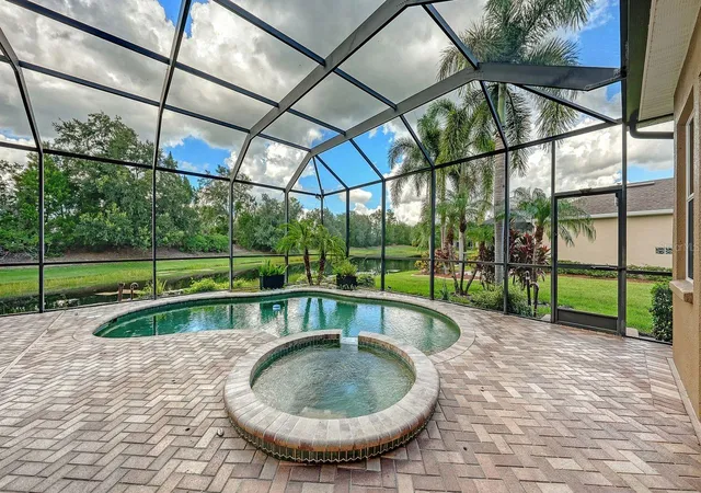 Photo 2 of Single family home for sale at 14250 Sundial Pl, Lakewood Ranch, FL 34202 | MLS# A4705528 | Listing updated on 2026-10-01