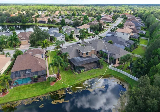 Photo 3 of Single family home for sale at 14250 Sundial Pl, Lakewood Ranch, FL 34202 | MLS# A4705528 | Listing updated on 2026-10-01