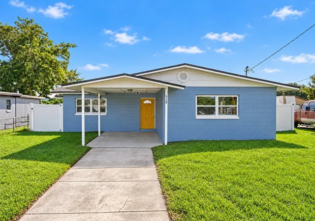 Photo 1 of Single family home for sale at 315 Amador Cir, Orlando, FL 32810 | MLS# O6440331 | Listing updated on 2026-10-21