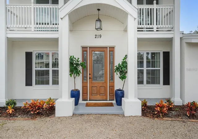 Photo 2 of Single family home for sale at 219 Nob Hl Cir, Longwood, FL 32779 | MLS# O6440332 | Listing updated on 2026-09-30