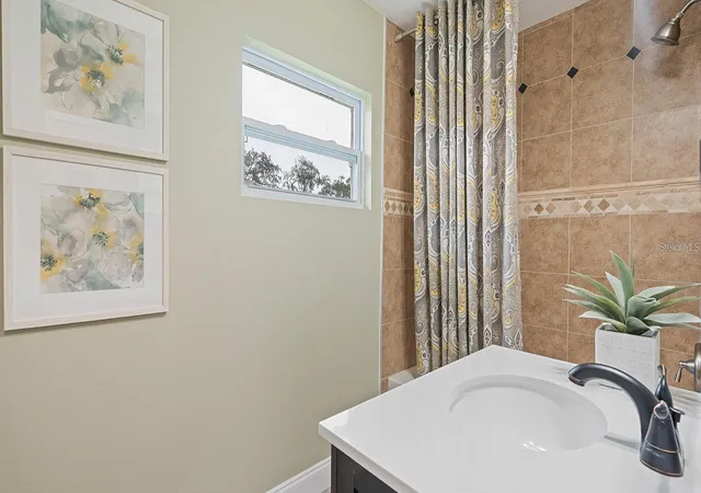 Photo 4 of Single family home for sale at 219 Nob Hl Cir, Longwood, FL 32779 | MLS# O6440332 | Listing updated on 2026-09-30