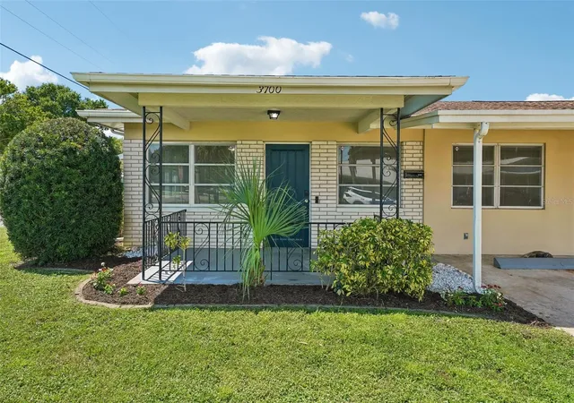 Photo 3 of House for sale at 3700 59th Street N, Saint Petersburg, FL 33710 | MLS# TB8546844 | Listing updated on 2026-10-06