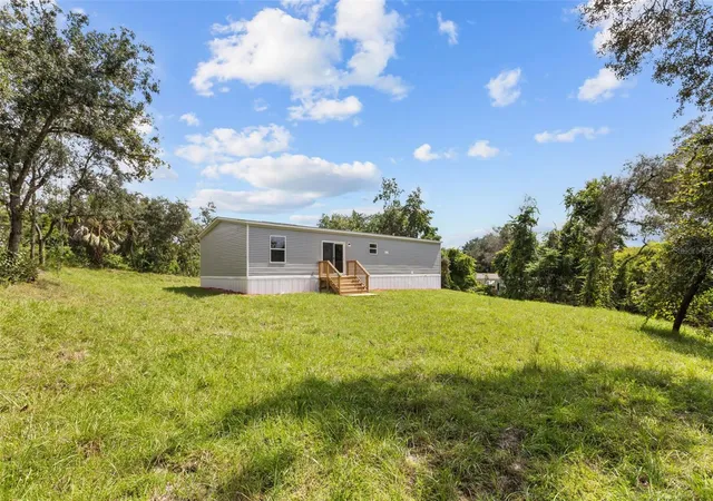 Photo 3 of Manufactured home for sale at 31608 Skyline Dr, Deland, FL 32720 | MLS# O6440340 | Listing updated on 2026-09-23