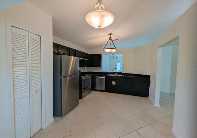 Photo 4 of Single family home for sale at 970 Little Crk Rd, Orlando, FL 32825 | MLS# O6440346 | Listing updated on 2026-10-07
