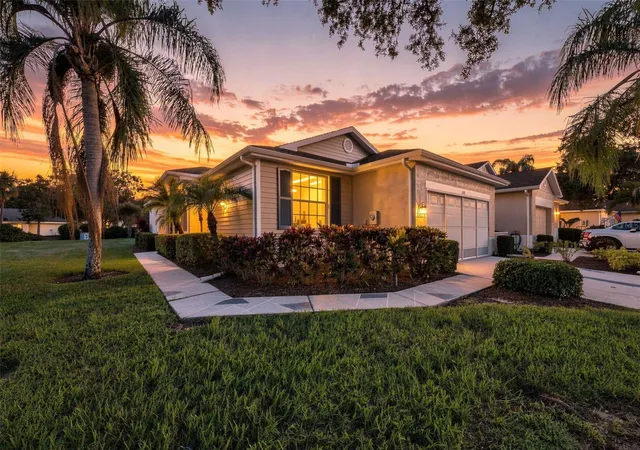Listing Photo 1 - Condo for sale in building located at 1014 Radison Ave, SUN CITY CENTER, FL 33573 - Unit #11