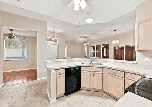 Listing Photo 5 - Condo for sale in building located at 1014 Radison Ave, SUN CITY CENTER, FL 33573 - Unit #11