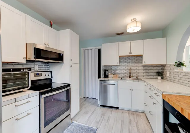 Photo 4 of Condo for sale at 1601 Big Tree Rd #408, South Daytona, FL 32119 | MLS# V4951190 | Listing updated on 2026-09-27
