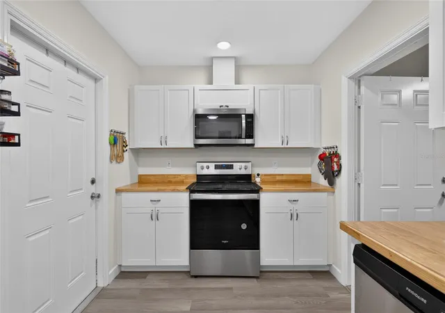 Photo 4 of Single family home for sale at 21397 Canal Dr, Brooksville, FL 34601 | MLS# TB8546889 | Listing updated on 2026-10-17