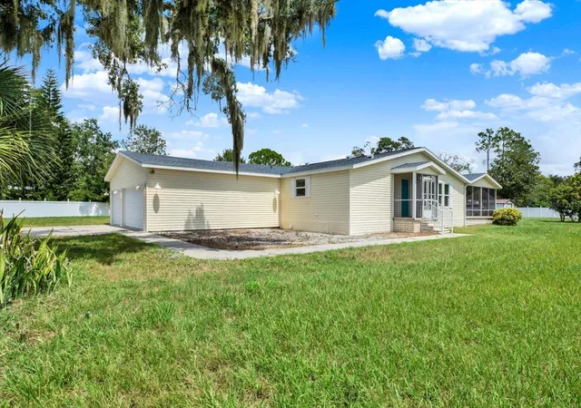 Photo 1 of Single family home for sale at 17403 Estes Rd, Lutz, FL 33548 | MLS# A4705551 | Listing updated on 2026-09-19