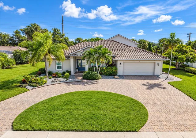 Photo 1 of Single family home for sale at 1417 Landview Ln, Osprey, FL 34229 | MLS# A4705553 | Listing updated on 2026-09-27