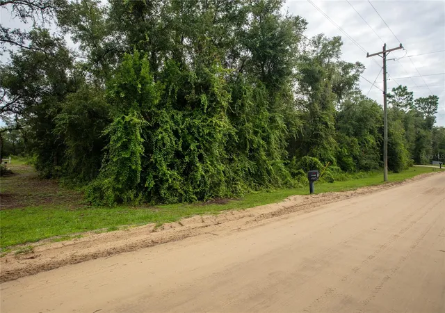 Photo 1 of Sale Pending at 4818 Gadara Rd, Keystone Heights, FL 32656 | MLS# GC543370 | Listing updated on 2026-09-14