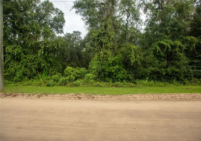 Photo 3 of Sale Pending at 4818 Gadara Rd, Keystone Heights, FL 32656 | MLS# GC543370 | Listing updated on 2026-09-14
