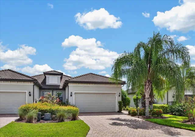 Photo 3 of Single family home for sale at 6927 Holbrook Cvs, Bradenton, FL 34202 | MLS# A4705556 | Listing updated on 2026-10-08
