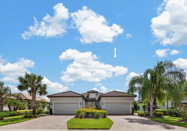 Photo 3 of House for sale at 6927 Holbrook Cvs, Bradenton, FL 34202 | MLS# A4705556 | Listing updated on 2026-10-08