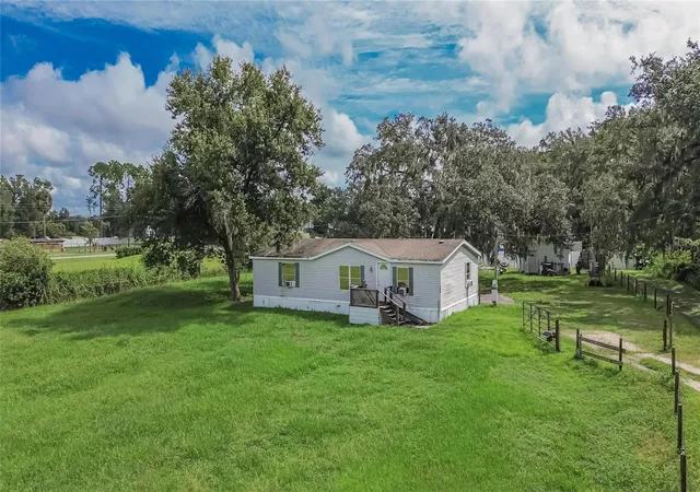 Photo 2 of Manufactured home for sale at 4424 Keene Rd, Plant City, FL 33565 | MLS# TB8546907 | Listing updated on 2026-09-30