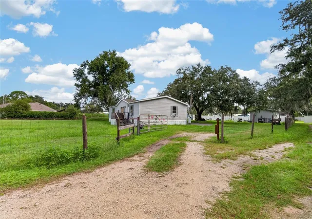 Photo 3 of Manufactured home for sale at 4424 Keene Rd, Plant City, FL 33565 | MLS# TB8546907 | Listing updated on 2026-09-30
