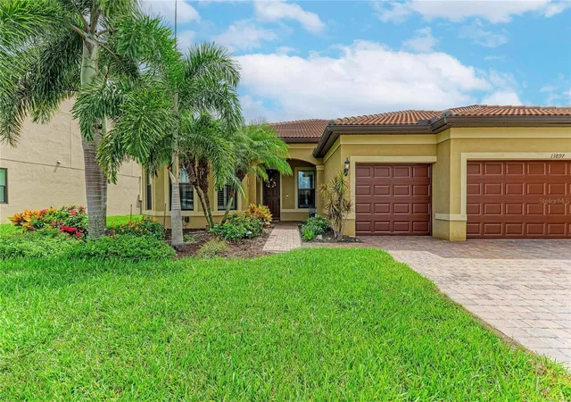 Photo 2 of Sale Pending at 13897 Umbria St, Venice, FL 34293 | MLS# N6145683 | Listing updated on 2026-09-19