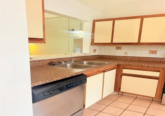 Photo 4 of Townhouse for sale at 2919 Prince Oak Ct, Saint Cloud, FL 34769 | MLS# S5157235 | Listing updated on 2026-09-17