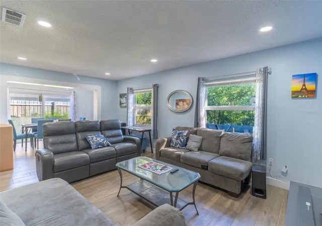 Photo 4 of Single family home for sale at 2743 Grandola Dr, Orlando, FL 32811 | MLS# L4964928 | Listing updated on 2026-10-28