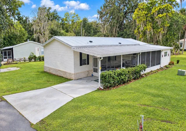 Photo 1 of Manufactured home for sale at 25 Cnl Way, Lake Panasoffkee, FL 33538 | MLS# G5117564 | Listing updated on 2026-09-12