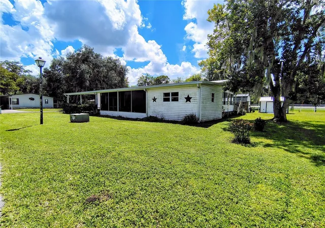 Photo 4 of Manufactured home for sale at 25 Cnl Way, Lake Panasoffkee, FL 33538 | MLS# G5117564 | Listing updated on 2026-09-12