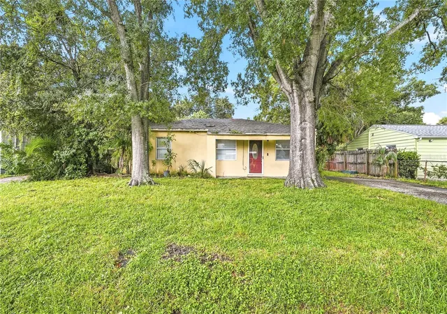 Photo 2 of Single family home for sale at 3910 W Palmetto St, Tampa, FL 33607 | MLS# TB8546929 | Listing updated on 2026-09-12