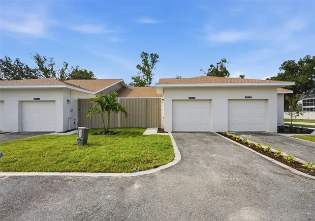 Townhouse for sale at 1411 Oak Pl #C, APOPKA, FL 32712 | MLS# O6440399