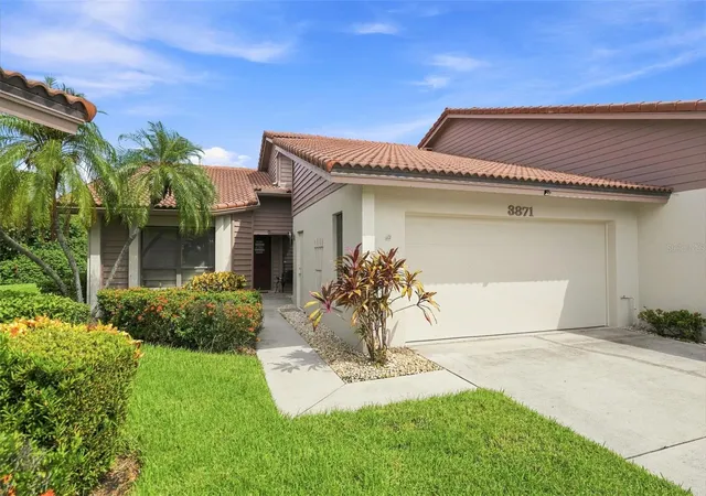 Photo 1 of Single family home for sale at 3871 Wilshire Cir W #119, Sarasota, FL 34238 | MLS# A4705569 | Listing updated on 2026-09-13