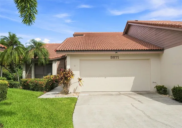 Photo 2 of Single family home for sale at 3871 Wilshire Cir W #119, Sarasota, FL 34238 | MLS# A4705569 | Listing updated on 2026-09-13