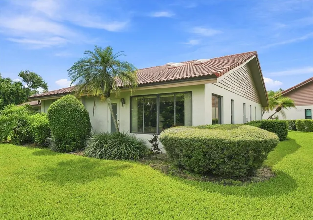 Photo 3 of Single family home for sale at 3871 Wilshire Cir W #119, Sarasota, FL 34238 | MLS# A4705569 | Listing updated on 2026-09-13
