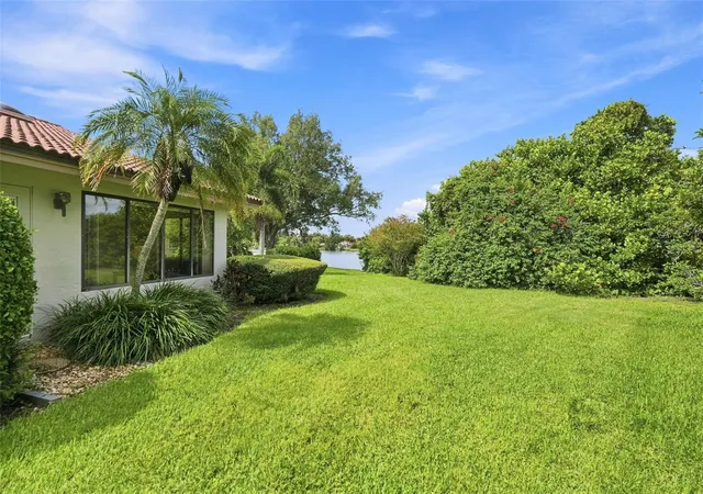 Photo 4 of House for sale at 3871 Wilshire Cir W #119, Sarasota, FL 34238 | MLS# A4705569 | Listing updated on 2026-09-13