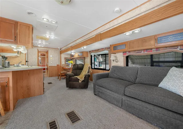 Photo 3 of Manufactured home for sale at 19 Silversides St, Lake Wales, FL 33898 | MLS# K4903770 | Listing updated on 2026-09-15