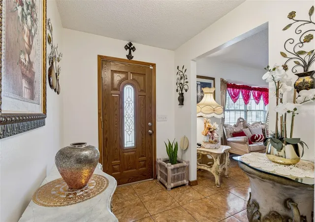 Photo 4 of Single family home for sale at 1079 W Hancock Dr, Deltona, FL 32725 | MLS# O6440402 | Listing updated on 2026-10-02