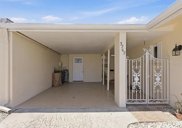 Photo 3 of Condo for sale at 3262 Brockton Ln #608, Sarasota, FL 34239 | MLS# A4705571 | Listing updated on 2026-09-17