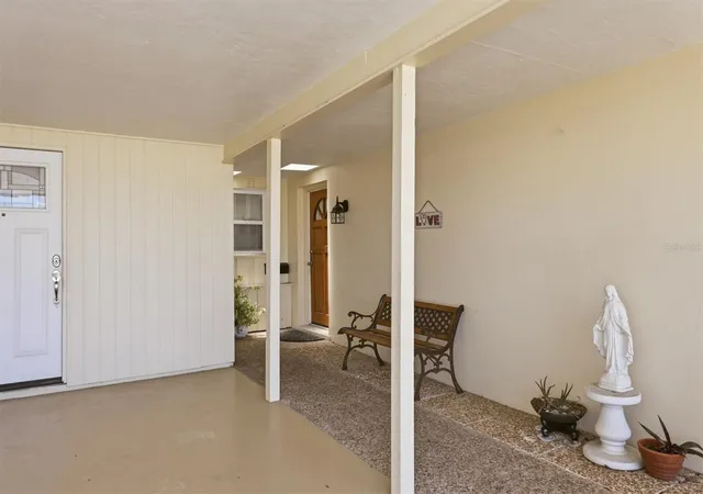 Photo 3 of Condo for sale at 3262 Brockton Ln #608, Sarasota, FL 34239 | MLS# A4705571 | Listing updated on 2026-09-17