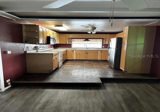 Photo 3 of Manufactured home for sale at 1513 Pleasant St, Tavares, FL 32778 | MLS# O6440408 | Listing updated on 2026-09-30