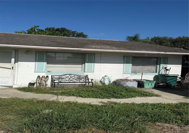 Photo 3 of Single family home for sale at 300 Roosevelt Sq, Oviedo, FL 32765 | MLS# O6440416 | Listing updated on 2026-09-13