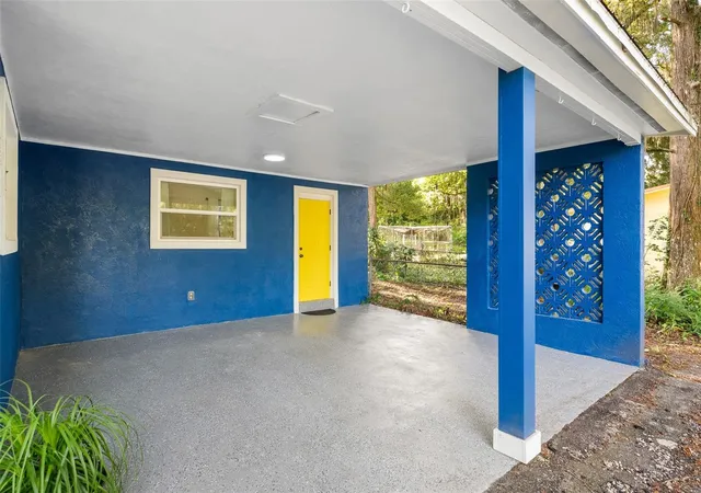 Photo 3 of Single family home for sale at 3819 Se 14th Terrace, Gainesville, FL 32641 | MLS# OM731973 | Listing updated on 2026-09-14