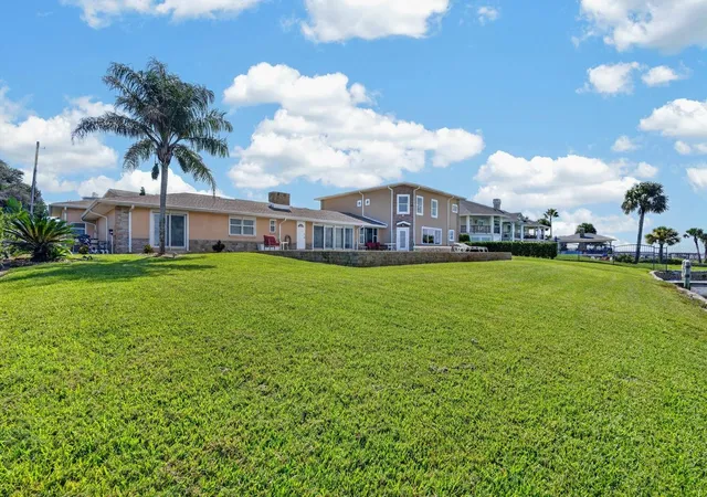 Photo 4 of Single family home for sale at 14 Granville Cir, Daytona Beach, FL 32118 | MLS# FC321319 | Listing updated on 2026-09-12