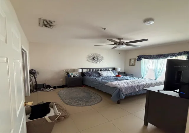 Photo 4 of Condo for sale at 6017 Westgate Dr #922, Orlando, FL 32835 | MLS# O6440440 | Listing updated on 2026-09-16