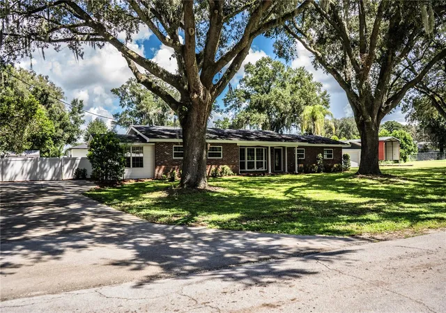 Photo 3 of Single family home for sale at 2217 Wells Rd, Auburndale, FL 33823 | MLS# L4964930 | Listing updated on 2026-10-07