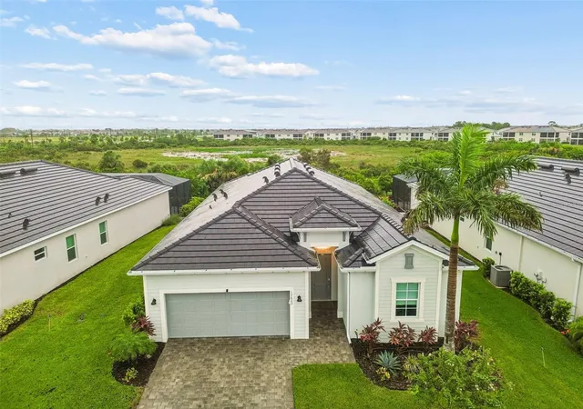 Photo 3 of Single family home for sale at 17622 Santorini Ct, Venice, FL 34293 | MLS# TB8547004 | Listing updated on 2026-10-07
