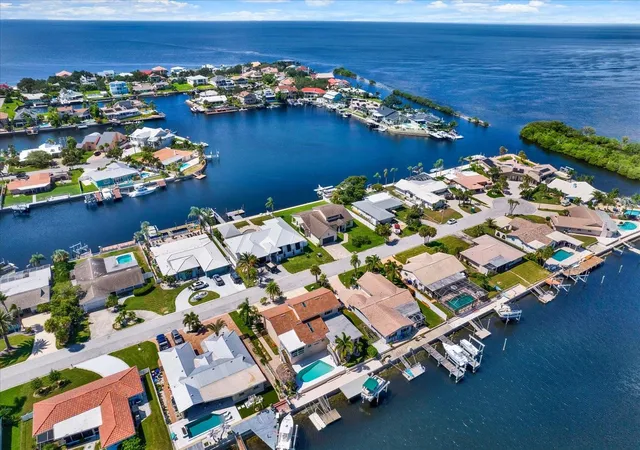 Photo 3 of Single family home for sale at 5532 Pilots Pl, New Port Richey, FL 34652 | MLS# W7889353 | Listing updated on 2026-09-19