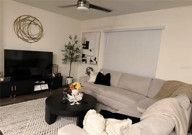 Photo 3 of Townhouse for sale at 258 Capulet Cvs, Longwood, FL 32750 | MLS# O6440460 | Listing updated on 2026-10-02