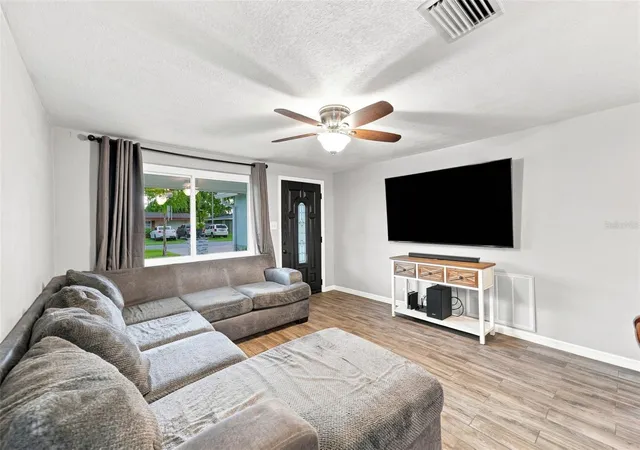 Photo 2 of Single family home for sale at 4108 Redwing Dr, Spring Hill, FL 34606 | MLS# W7889356 | Listing updated on 2026-09-14