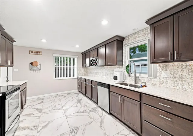 Photo 3 of Single family home for sale at 4108 Redwing Dr, Spring Hill, FL 34606 | MLS# W7889356 | Listing updated on 2026-09-14
