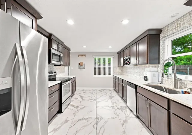 Photo 4 of Single family home for sale at 4108 Redwing Dr, Spring Hill, FL 34606 | MLS# W7889356 | Listing updated on 2026-09-14