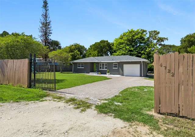 Photo 3 of Single family home for sale at 4722 N Orange Blossom Trl, Mount Dora, FL 32757 | MLS# O6440468 | Listing updated on 2026-10-06