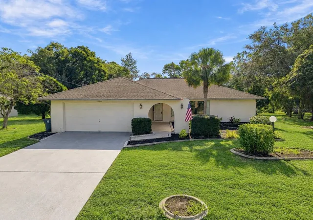Photo 1 of Single family home for sale at 9403 Horizon Dr, Spring Hill, FL 34608 | MLS# TB8547018 | Listing updated on 2026-10-17